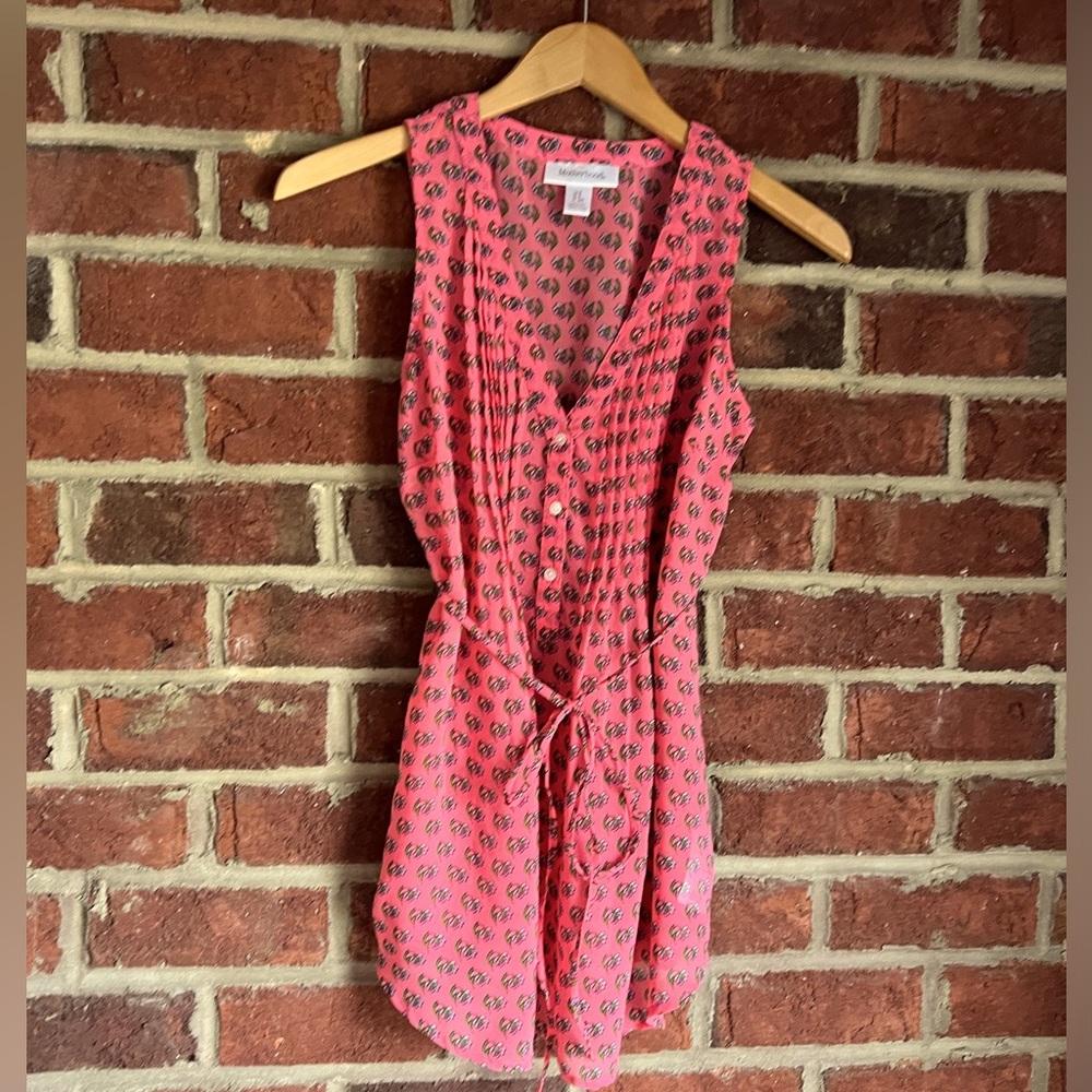 Coral/Hot pink Motherhood Maternity sleeveless sheer maternity top with tie belt